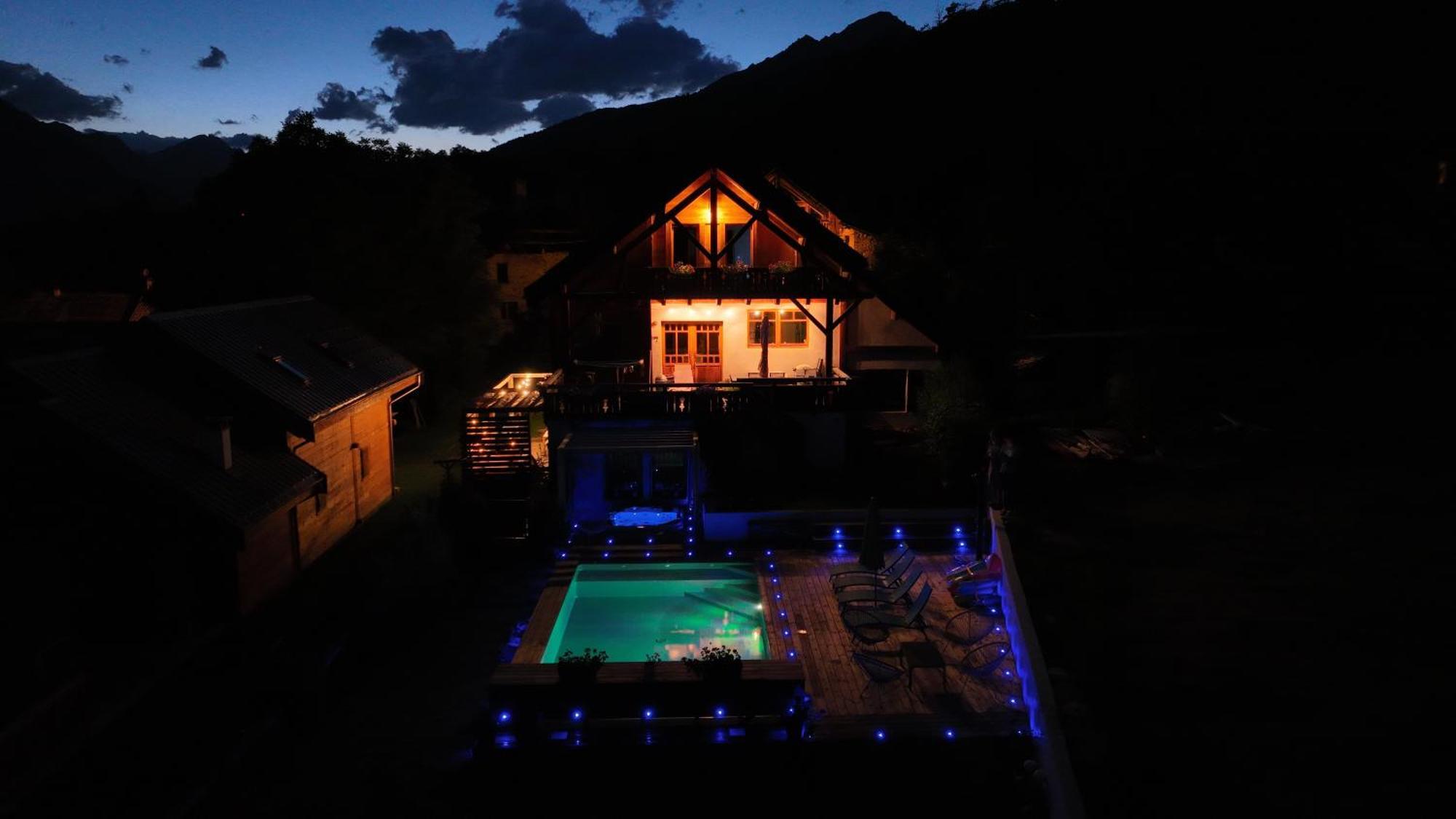 Chalet-luxe-SERRE CAMBEOU Saint-Chaffrey Extérieur photo